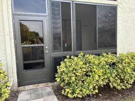 Near Beaches & Outdoor Activites! Relaxation and Fun! 2 BR/BA/LR & KITCHEN Отели в г. Брейдентон