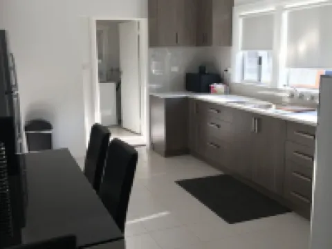 Entire House 3 bedrooms, 5 minute walk to town centre and 1 minute to beach Hoteles en Strahan