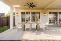 Holiday Lake House - Sleeps up to 32 w/ swim spa