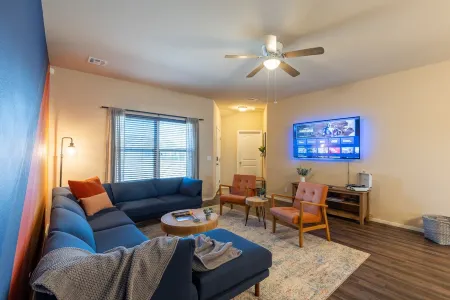 Modern Home Near Rose District: KING Bed, Hot Tub