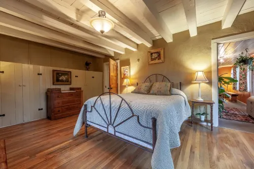 Historic Home of Taos Artist -Peak Season Dates Available! Best Location