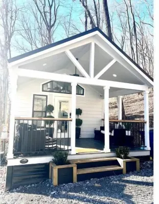 Waterfront Boat Ramp Getaway Hotels near Cathedral Caverns State Park Hiking Trails