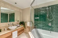 The lookout on Macrossan