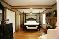 The Red Fox Inn by Cummins Falls / Baxter / Cookeville