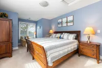 Luxury Black Bear Lodge: Stunning 4 Season Mountain Views! Perfect for Families.
