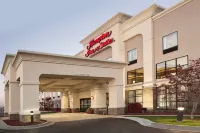 Hampton Inn & Suites Detroit/Sterling Heights Hotels near Edible Arrangements