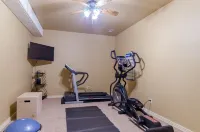 Five Stones Retreat! - Right off I49 - Golf, Biking, Hiking, Retreating!