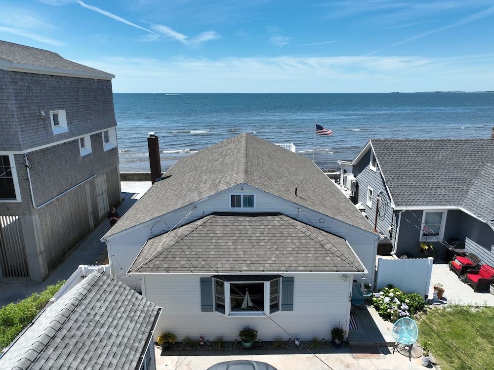 Waterfront oasis 4 bdr house in Old Saybrook direct waterfront amazing sunsets