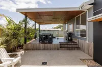 Island Getaway, Outdoor Spa, Games Room