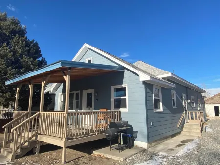 Adorable 4 Bedroom Getaway