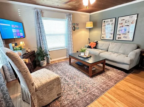 The Compass South, The Travelers Stay Near TSU