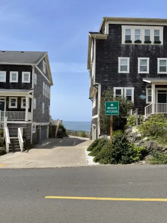 Beautiful bungalow, 5 minute walk to the beach