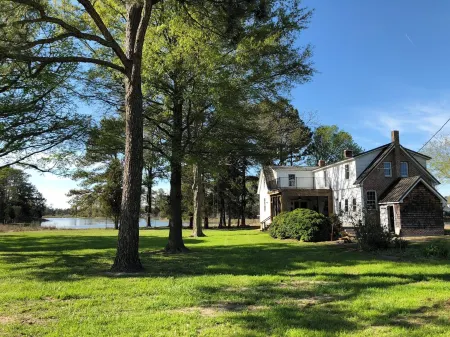 SUNSET POINT FARM - Gracious Country Farm on the Chesapeake Bay - 75 Acres