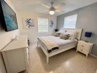 Cozy Crab House, Beachside, Walk to Beach & River, Coffee Bar & Fire Pit