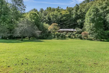 Cozy Stay Near Brevard: Hot Tub & Creek Views