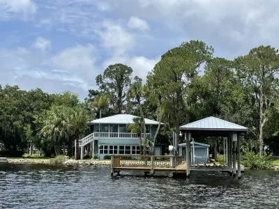 Homosassa River Camp on the main Homosassa River