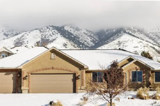 Family Fun with Adventure AND Relaxation! Fun Factory, Hot Tub, and Style Galore