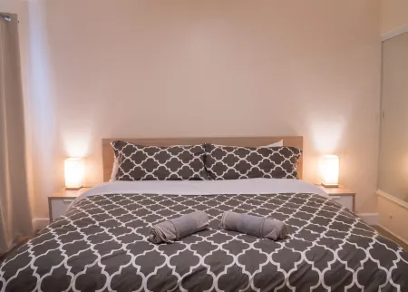 Private Bungalow - Quiet & Convenient in Pasadena