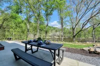 The Cataloochee Tiny Home on the Pigeon River