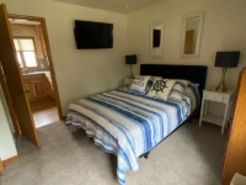 2 Bedroom Coach House, Green Lake, WI Hotels in Green Lake County