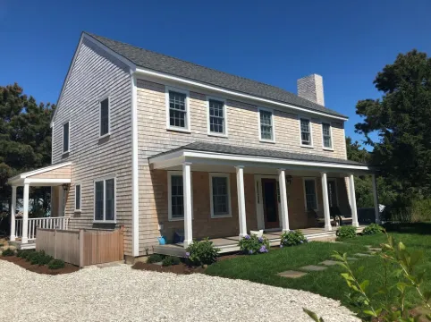 Modern 5 Bedroom Home. Newly Constructed. Large Yard. Close to Beaches and Town.