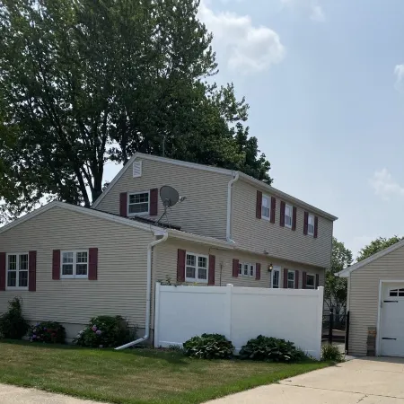 3 bedroom/2 bath home; close to EAA. Large kitchen and outside deck area.