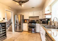 Near Olde Town Arvada - Golden - Red Rocks - Pet Friendly 아바다 호텔