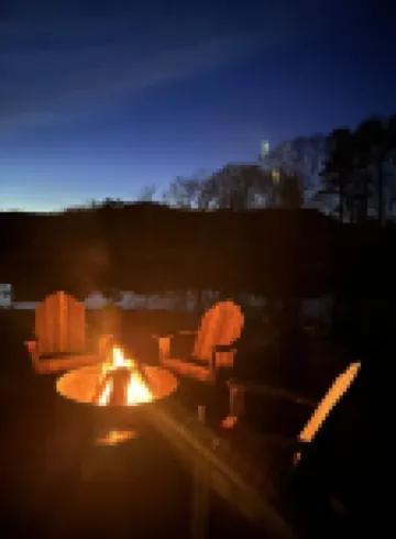 Charming River Cabin Retreat, Sleeps 14, near fishing and hunting + boat parking