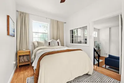 Cozy chic downtown Oakland condo.