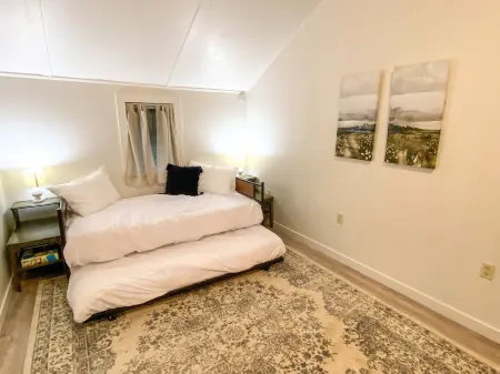 The Modern Cottage in Rural Lake Stevens