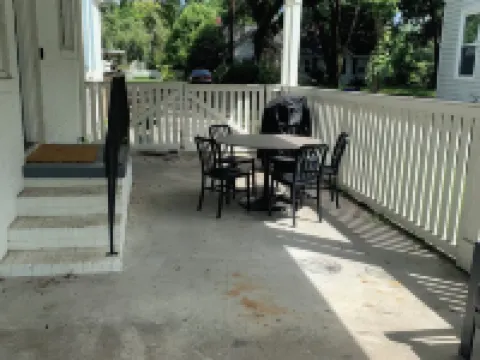 Cozy Cottage in Historic Willowbank Hotels in Georgetown
