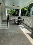 Cozy Cottage in Historic Willowbank Hotels in Georgetown