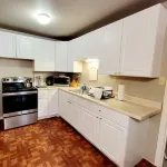 NEW!! Sleeps 4 with Hotel style check-out on 12 acres