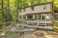 Luxurious Lake Norman Lakehouse w/Boat Dock & Ramp