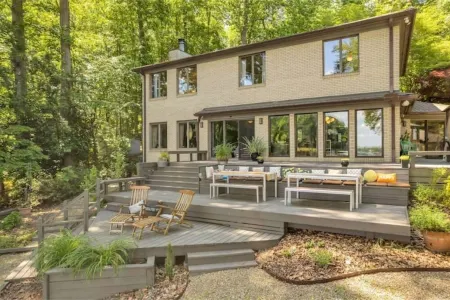 Luxurious Lake Norman Lakehouse w/Boat Dock & Ramp