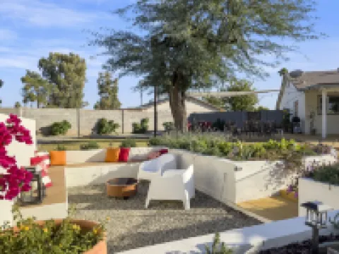 Garden House with 2 Kings, Playroom, and Pool!