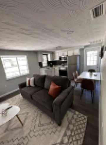 Urban Retreat: Cozy House in The Heart of Zephyrhills 澤弗希爾斯酒店