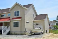 Halcyon-Community Pool, Firepit