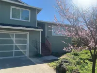 Studio with Private Entrance / Patio / Hot Tub Hotels in Moss Beach