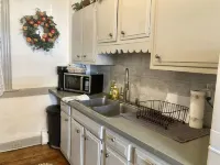 House on Town Square-Experience an Early 1800s House and All of Its Charm! Các khách sạn ở Jonestown