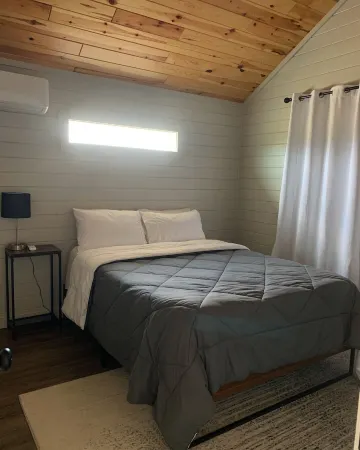 Alturas 1: New Modern 1BR Cabin, Big Windows for Big Mountain Views