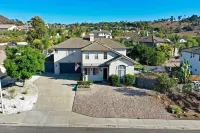 Beautiful Family Home. Special Rates for Longer Stays! Ask for Details.