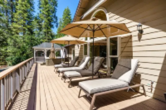 Luxury Home In Arnold With Tons of Privacy & Space