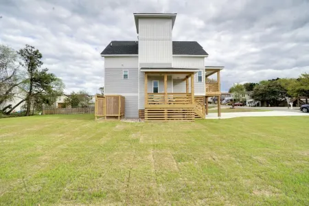 Beautiful & Cozy OBX Getaway! Centrally located with EV charger. Отели рядом с достопримечательностью «Райт Бразерс Нешнел Мемориал»