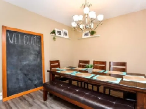 Relaxing Greer 6BR/11bed home near dtown & GSP Hoteles en Greer