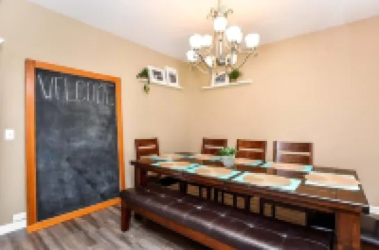 Relaxing Greer 6BR/11bed home near dtown & GSP