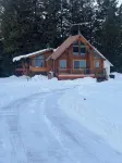 Cozy Strawberry Creek Cabin with WiFi Bordering Forest in Bedford, WY