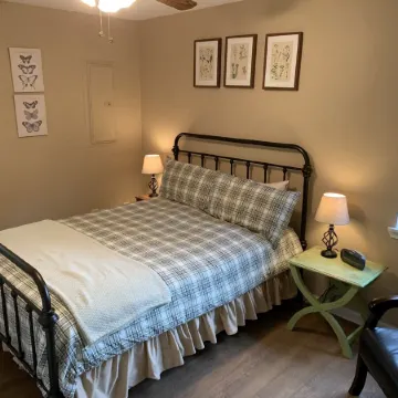 River Run Chalets - Nottely Riverfront, Starlink w/ Roku TV, Easy River Access