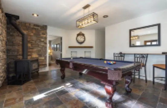 Quiet Downtown House: Private Yard w/Hot Tub; Great Location; Family Hideout