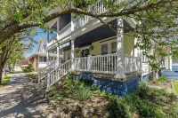 Crocus by the Sea Breeze Bay5-minute walk to the beach and pet friendly!